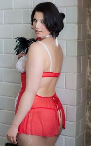 Plus_Size_red_1730_pokojowka_m0cId_1